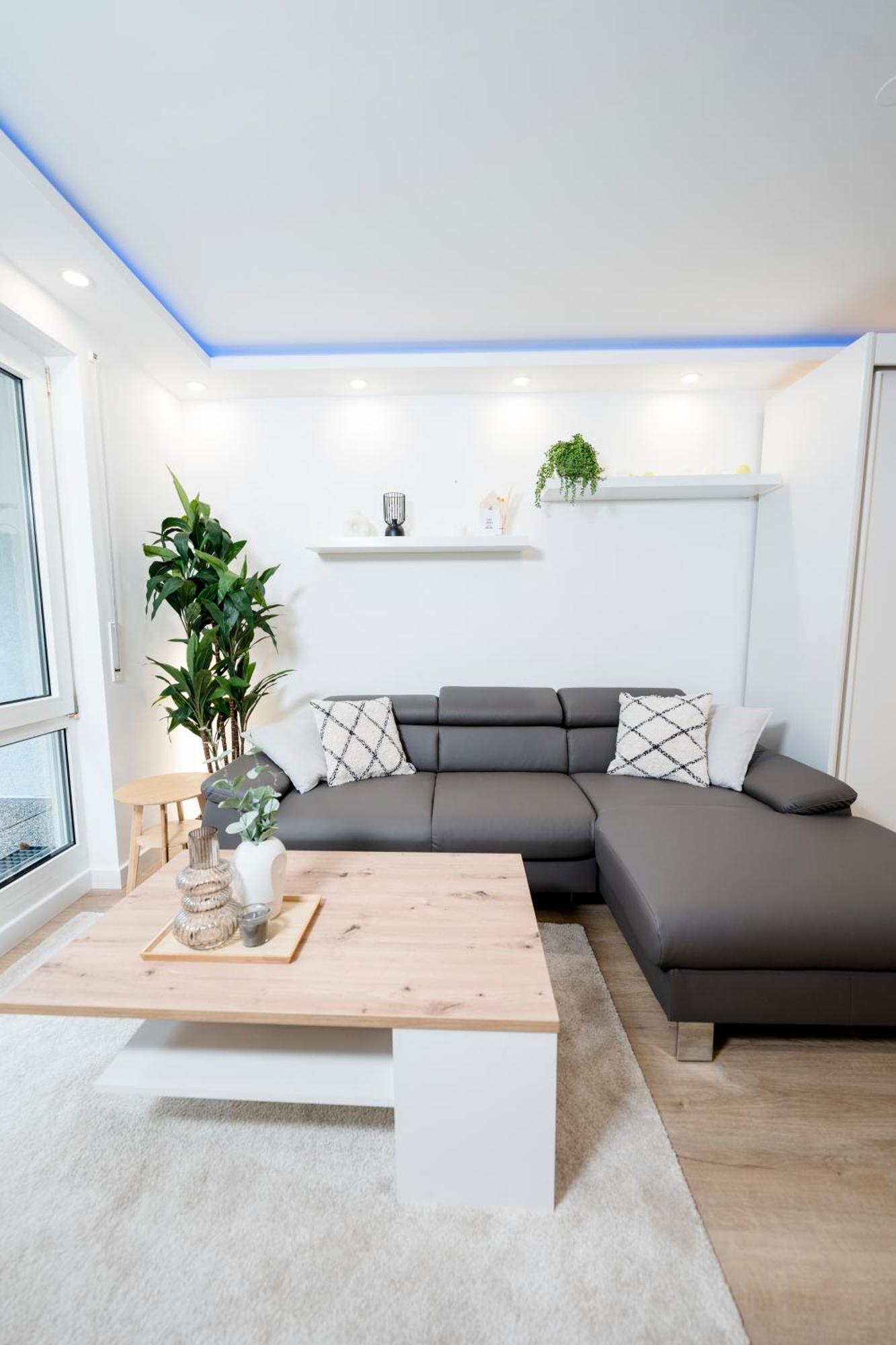 Bellabene Modernes Studio Apartment In Zentraler Lage Mit Terrasse, Parkplatz, Smarttv Pforzheim Bagian luar foto