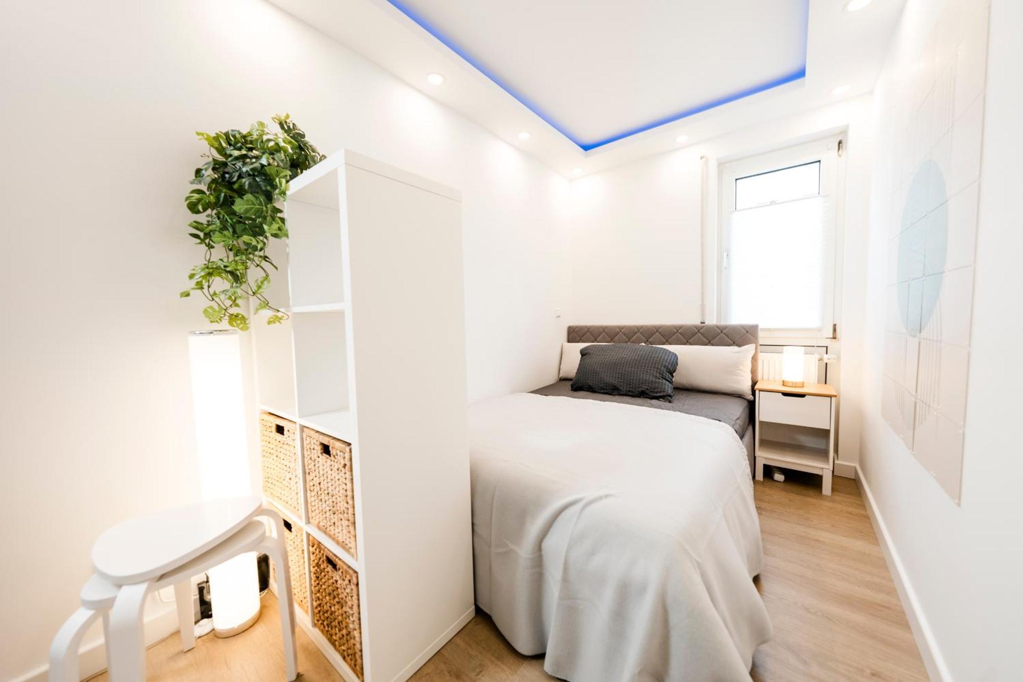 Bellabene Modernes Studio Apartment In Zentraler Lage Mit Terrasse, Parkplatz, Smarttv Pforzheim Bagian luar foto